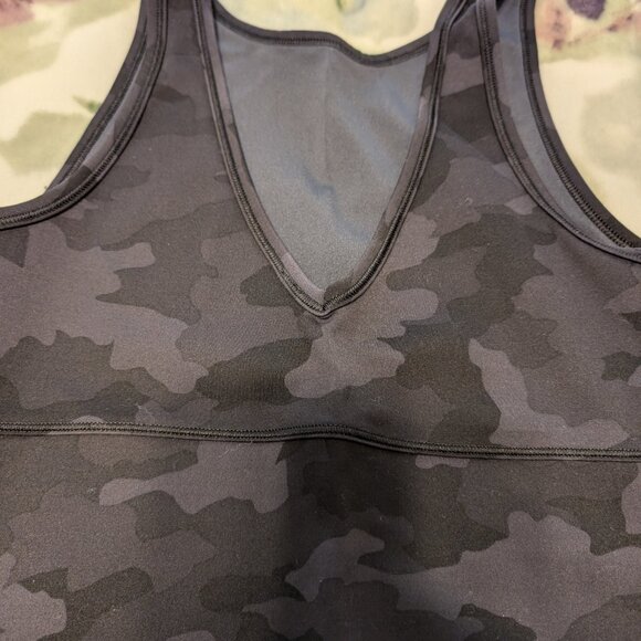 Lululemon reversible tank - Picture 2 of 2